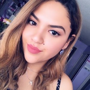 Meet your Posher, Vanessa